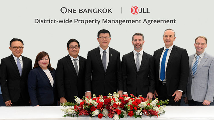Executives from JLL and One Bangkok at the recent property management contract signing ceremony