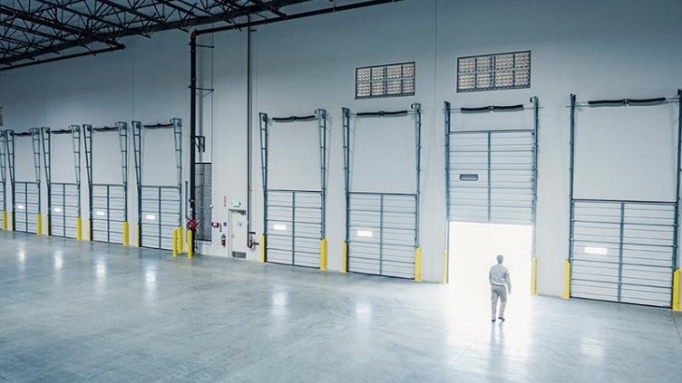 A large-scale built-to-suit facility drives demand in the final quarter of the year