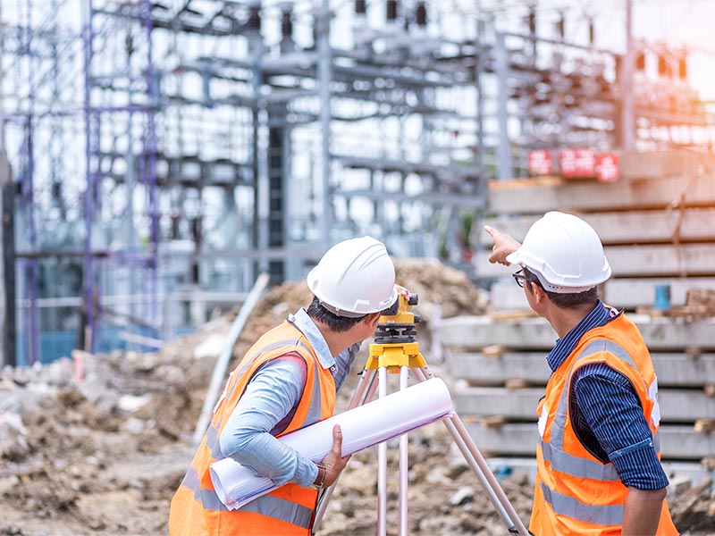 Civil engineer working in Construction area